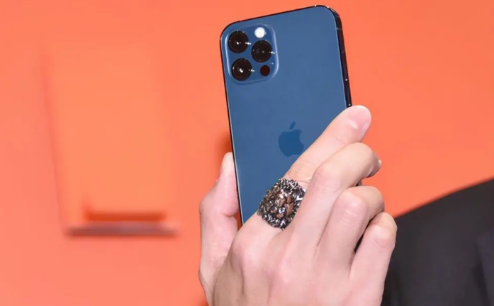 灞桥苹果手机维修分享iPhone12系列重启方法教程 